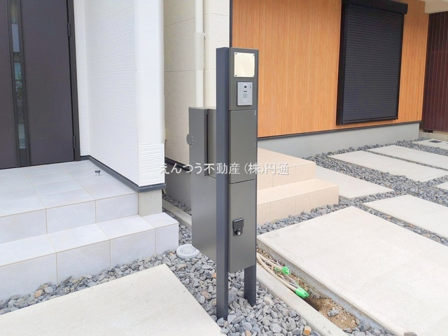 観音町233の玄関