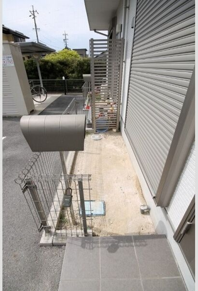 メゾネット マイリ Ⅱの庭