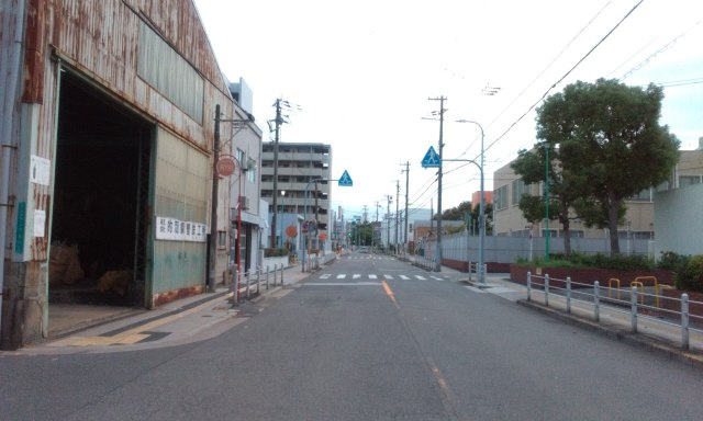 大阪市浪速区久保吉1丁目貸工場132万円の駐車場