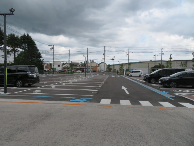 八千代市大和田新田の倉庫の駐車場