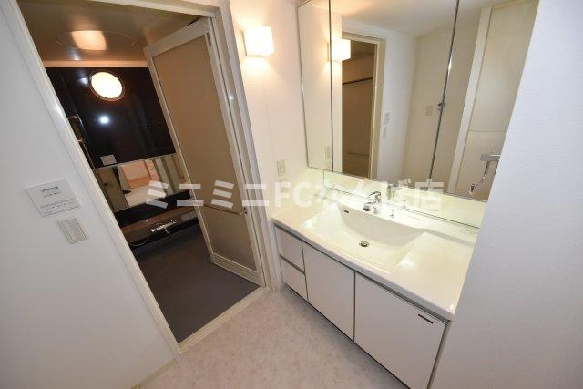 ラヴィータ日本橋の独立洗面台