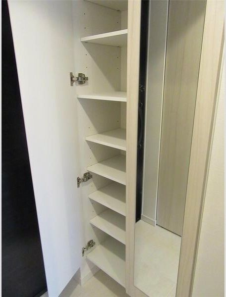 S-RESIDENCE福島Alovitaの玄関