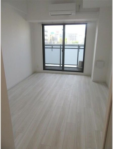 S-RESIDENCE福島Alovitaの洋室