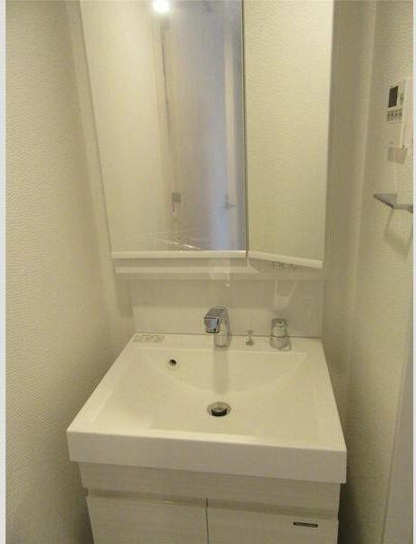 S-RESIDENCE福島Alovitaの洗面所