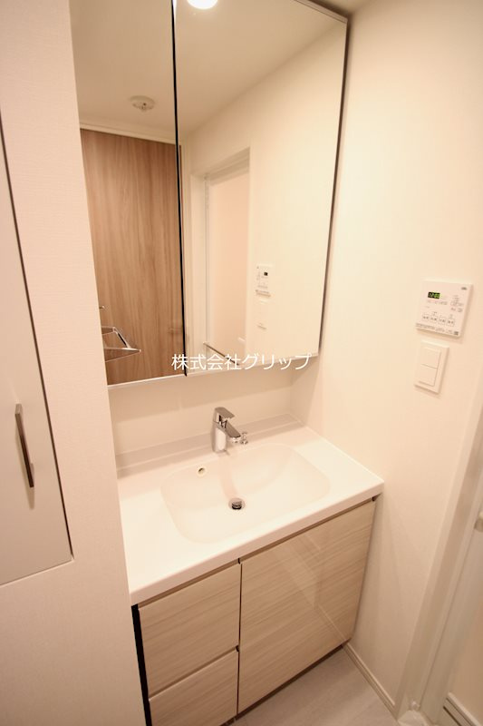 パークアクシス横浜阪東橋の独立洗面台