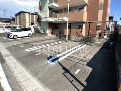 【駐車場】 | アムールＴＯＲＩＩ | 車をお持ちの方に嬉しい駐車場付きの物件です