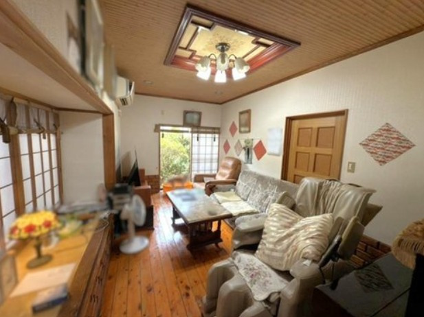 高知市朝倉戊　中古一戸建ての居間・リビング|リビングです