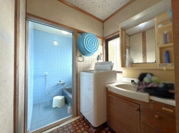 高知市朝倉戊　中古一戸建ての独立洗面台|使いやすい独立洗面台です