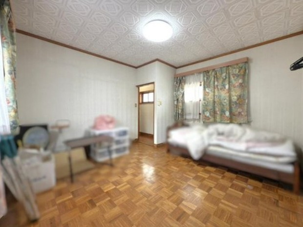 高知市朝倉戊　中古一戸建ての洋室|明るい洋室です