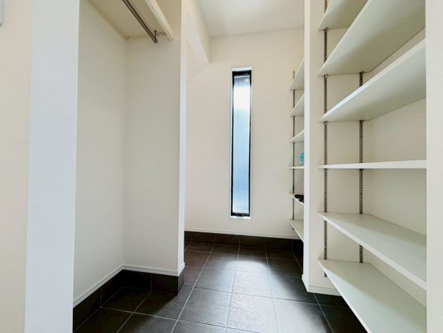 【商談中】ダイマルタウン　大垣市長松町第７　全４区画分譲の収納|シューズクローク