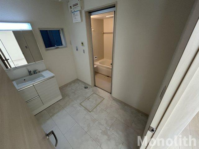 岸和田市三田町戸建の洗面所