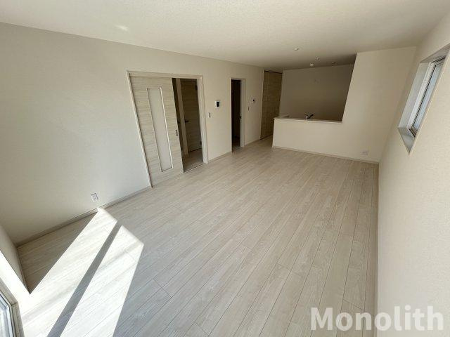 岸和田市三田町戸建の居間・リビング