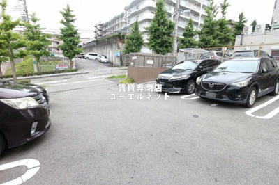 【駐車場】 | クレール桃山台 | 敷地内駐車場あり◎