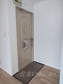 沖村コーポ　C棟の玄関