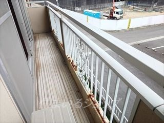 沖村コーポ　C棟のバルコニー