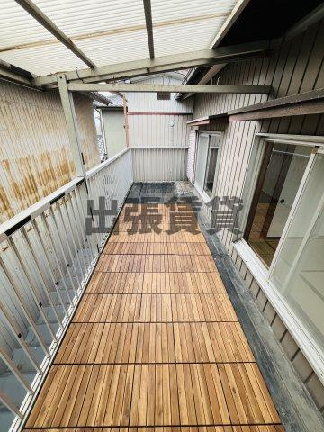 蟹江南⼾建のバルコニー