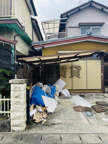 蟹江南⼾建の駐車場