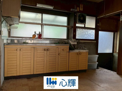【その他】 | 宇部市大字東須恵土地（東須恵1177-1他、計6筆）／古家付き・現状渡し・約372坪 | キッチン