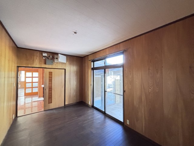 中古戸建　　あさひが丘７丁目の収納|在宅ワークにも対応可能。 納戸はデスクと棚を置いて、集中できる個室（書斎）としも活用できます。