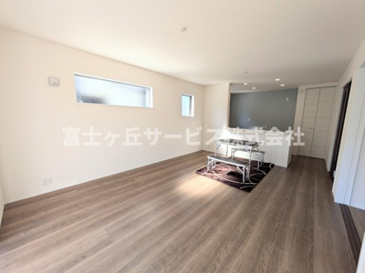 【居間・リビング】 | 豊橋市下地町 新築一戸建て 2号棟 | リビングです