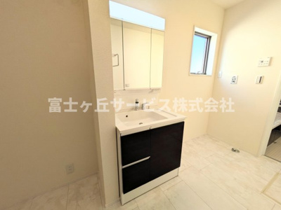 【独立洗面台】 | 豊橋市下地町 新築一戸建て 2号棟 | 独立洗面台です