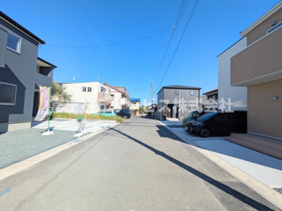 【前面道路含む現地写真】 | 豊橋市下地町 新築一戸建て 2号棟 | 前面道路です