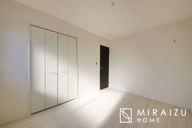 【収納】 | 日当たりの良いお家は嬉しいですよね。それぞれ価値観が分かれる箇所です、実際に内覧して日当たりの心地よさをご体感下さいね♪