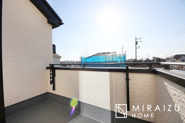 【バルコニー】 | 平日・休日問わず、いつでもご見学が出来ます♪☆実際に見て、触れて感じる安心のお住まい探しを体験して下さい♪☆物件情報だけでなく、地域の特色などなどエリア情報もお伝え出来たら嬉しいです♪