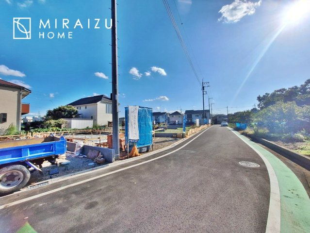 【前面道路含む現地写真】 | 贅沢な暮らしにぴったり設備が魅力♪家事導線の良い水回りで毎日綺麗家事もラクラク♪早朝、夜間問わず現地見学＆周辺環境ご案内致します♪
