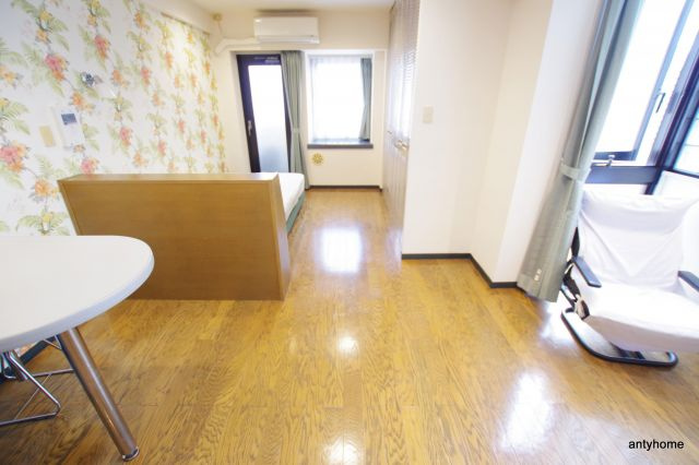 松下善ビル　仲介手数料無料の居間・リビング