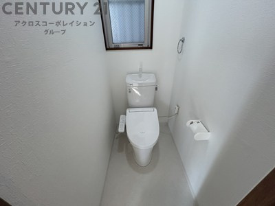 温水洗浄便座機能付きトイレです！