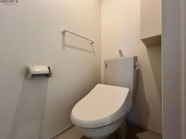 温水洗浄便座機能付きトイレです！