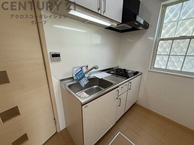 ２口ガスコンロ付き☆キッチンに窓があり換気しやすくオススメ☆