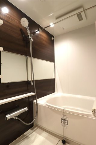 グラナーデ東新町の浴室