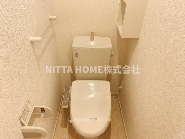 オーブ　コリーヌのトイレ|温水洗浄付きのトイレです◇