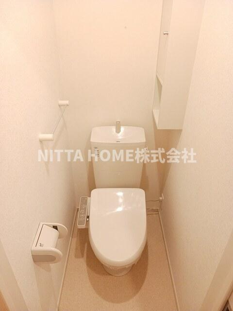 オーブ　コリーヌのトイレ|温水洗浄付きのトイレです◇