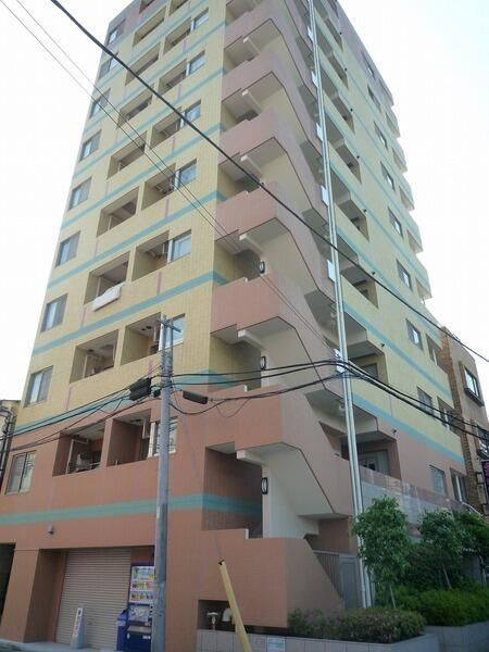 ディナスティーア三ノ輪の外観