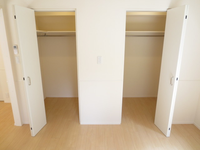 ファミーユⅠの収納|★１人１つ利用できるダブルＷＩＣ★