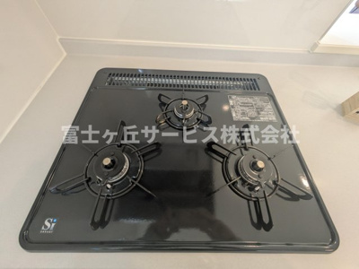 【その他】 | 豊橋市高師町 新築一戸建て | 3口コンロがあります