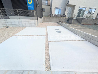 【駐車場】 | 豊橋市高師町 新築一戸建て | ３台駐車可能です