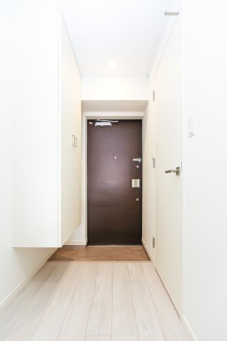 サヴォイラルカンジュ　7階の玄関|別号室のものになります。現状優先。