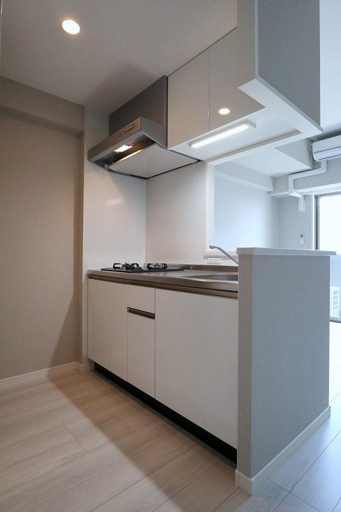 サヴォイラルカンジュ　7階のキッチン|別号室のものになります。現状優先。