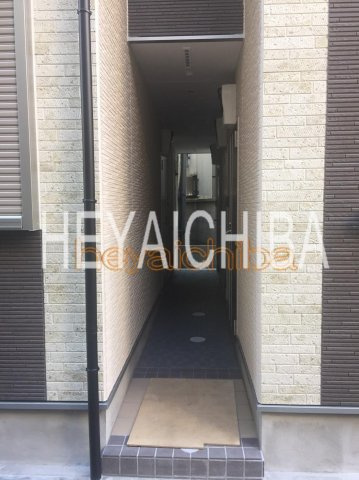 インフィニティ根岸のエントランス