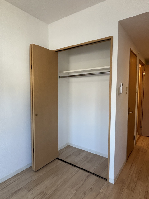 グラビスコート西原駅前の収納