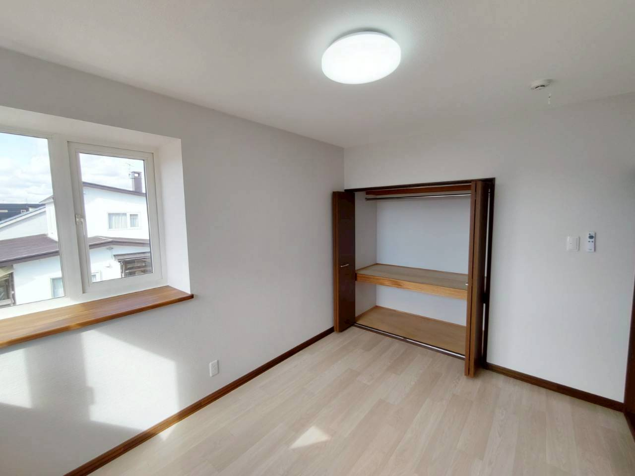昭和北3丁目　リフォーム済中古住宅の洋室