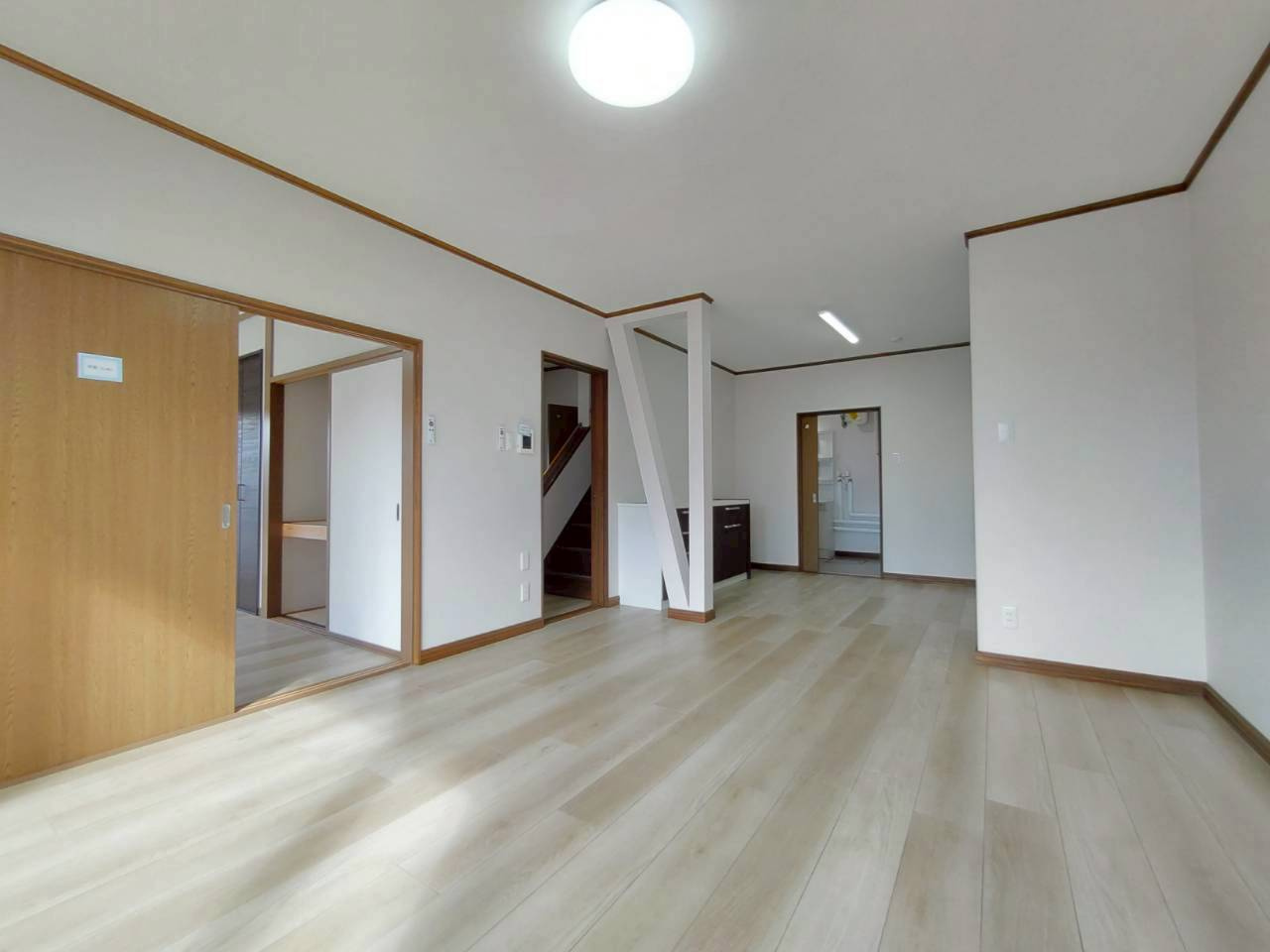 昭和北3丁目　リフォーム済中古住宅の居間・リビング