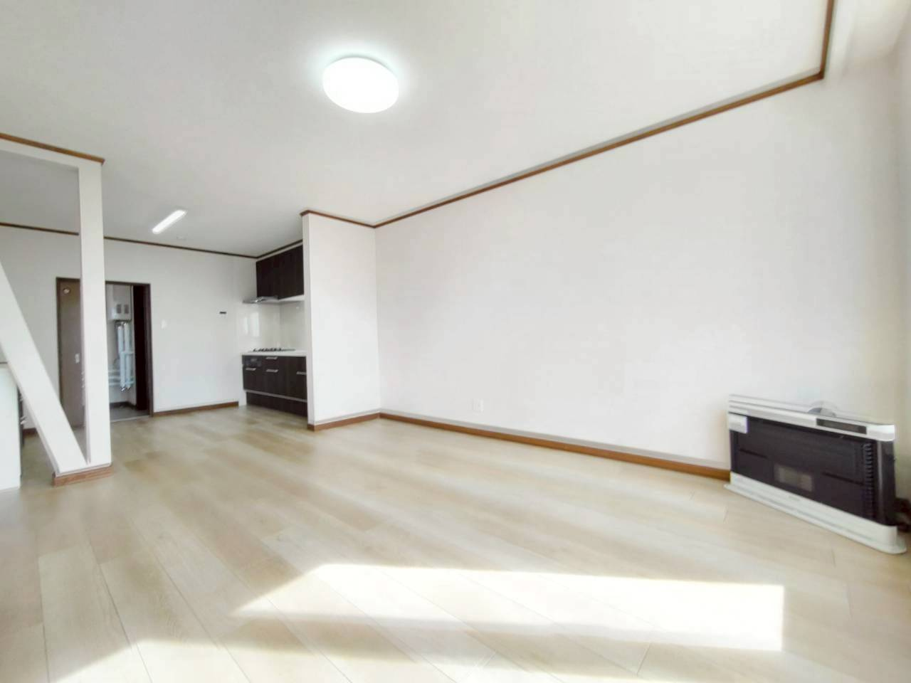 昭和北3丁目　リフォーム済中古住宅の居間・リビング