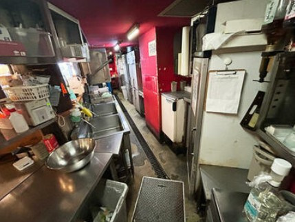 鳳城ビルの内装