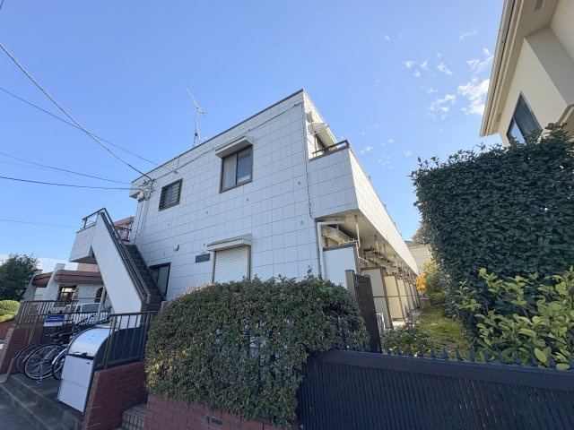 フラット・アキヤマ