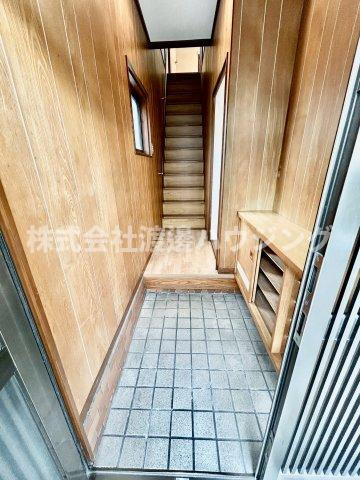 宮野町一戸建の玄関